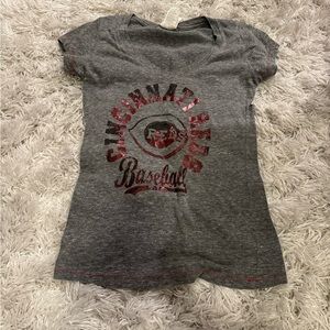 Cincinnati Reds Baseball Shirt Size Small